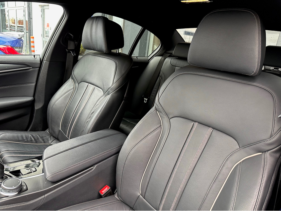 2023 BMW 5 Series - image 5