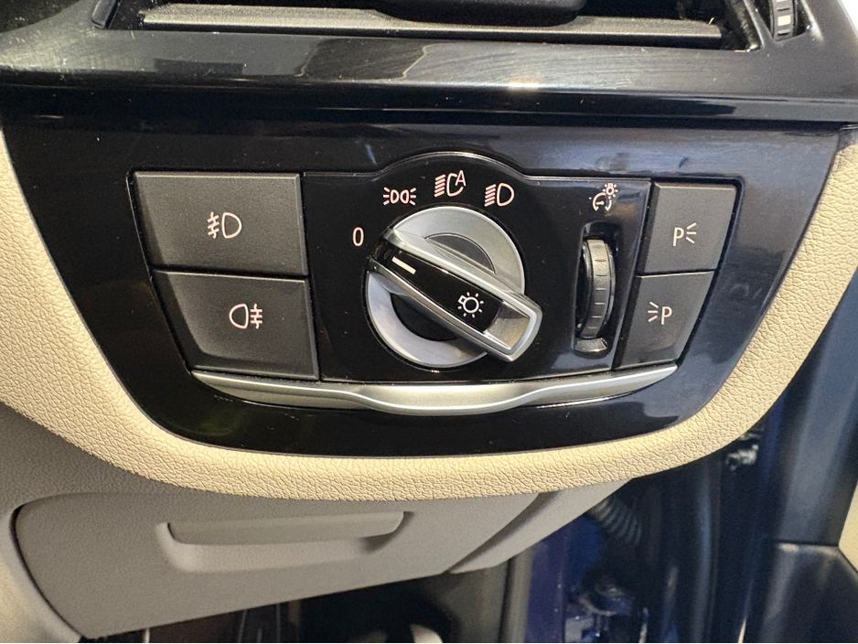 2018 BMW 5 Series - image 6