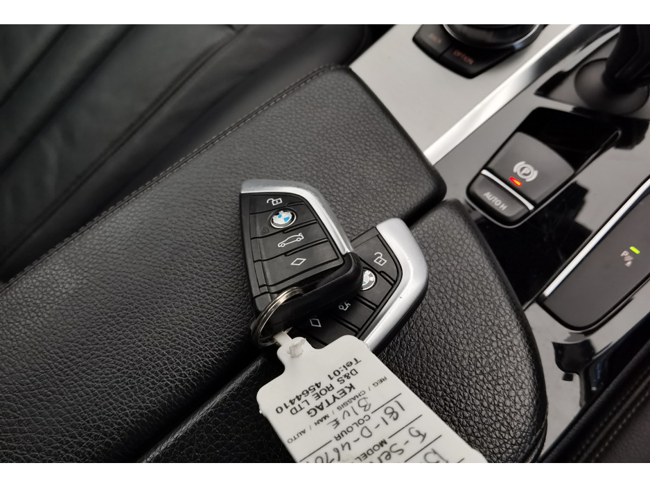 2018 BMW 5 Series - image 21