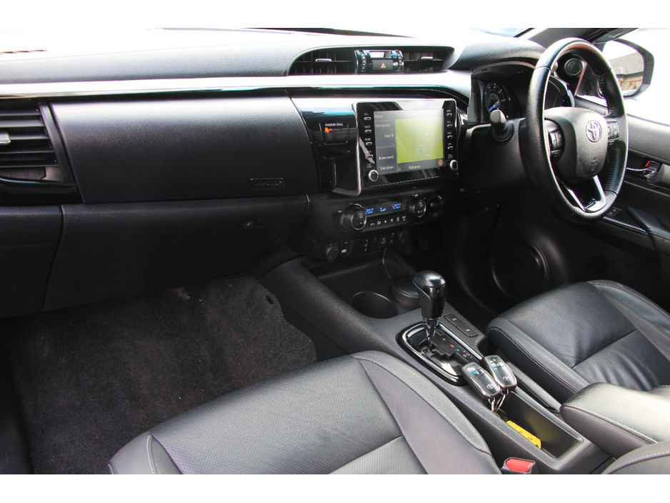 2023 Toyota Hilux - image 13