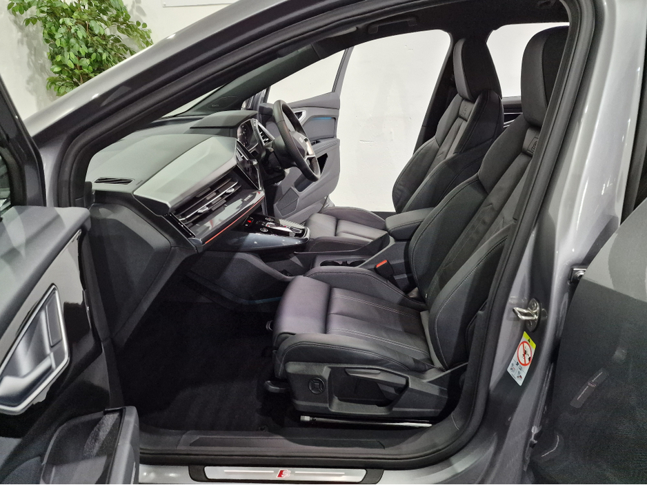 2024 Audi Q4 e-tron 45 S LINE (TECH PACK / 82KWH BATTERY) 282BHP AUTOMATIC **ONE OWNER / APPLE CARPLAY / ADAPTIVE CRUISE CONTROL / FULL LEATHER / SONOS PREMIUM SOUND / SAT NAV / REVERSE CAMERA / WIRELESS PHONE CHARGING** €43,900