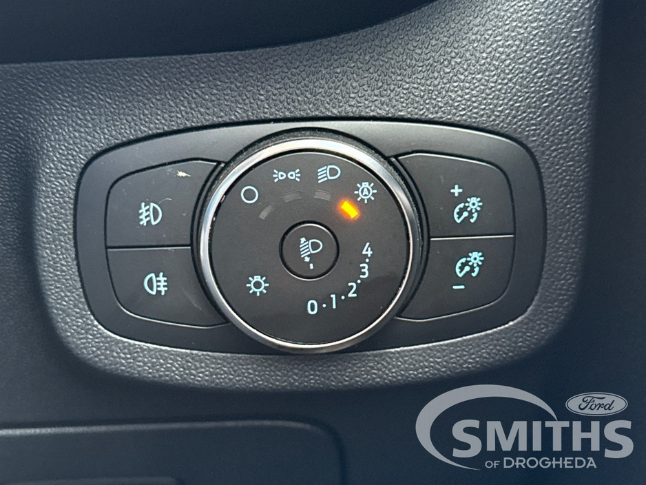 2020 Ford Fiesta - image 29