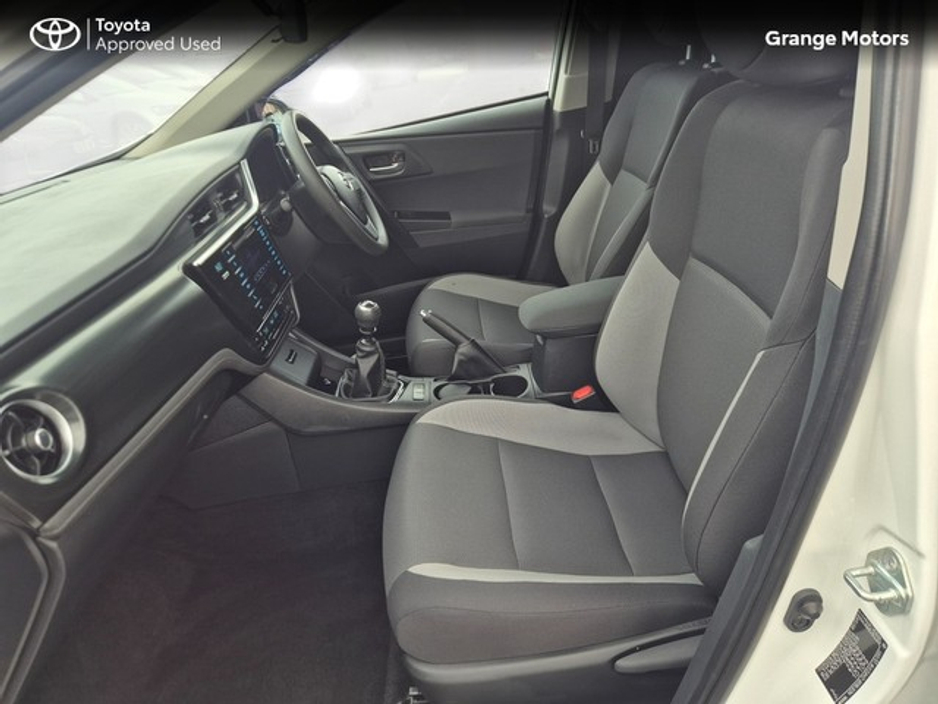 2018 Toyota Auris Van - image 7