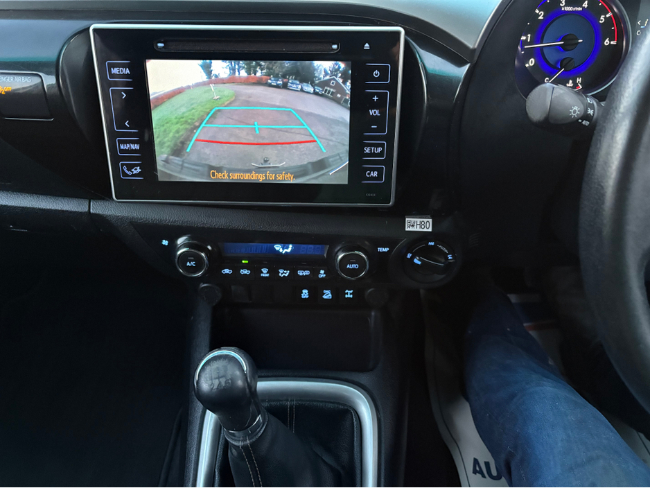 2020 Toyota Hilux DOUBLE CAB SR5 4DR