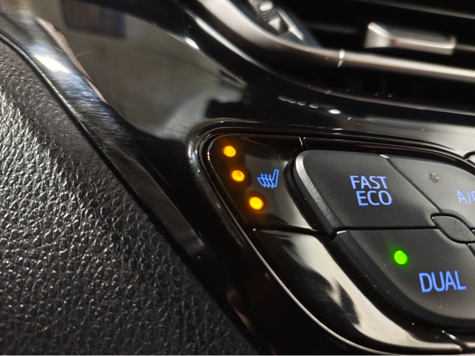 2021 Toyota C-HR - image 25