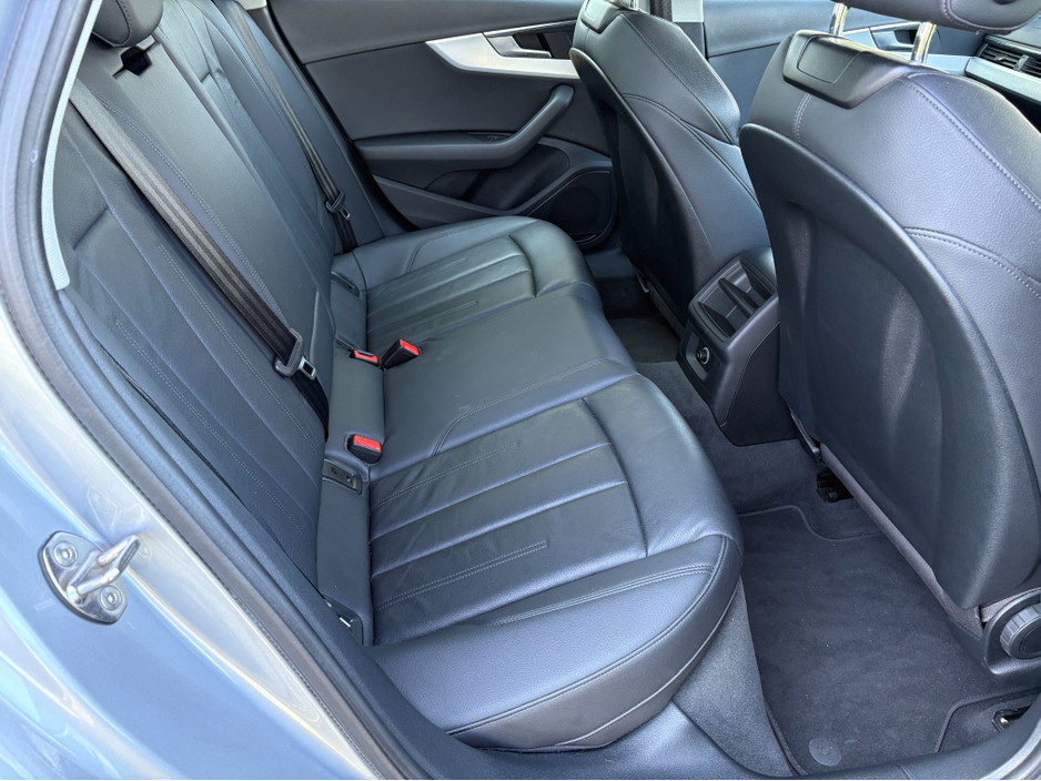 2018 Audi A4 - image 10