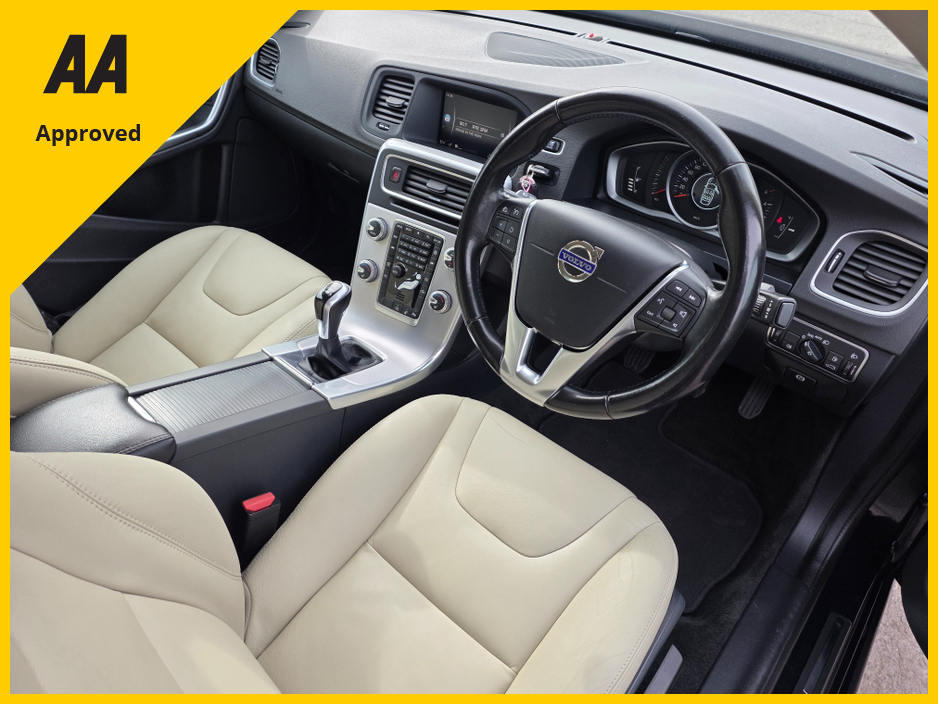 2018 Volvo S60 - image 9