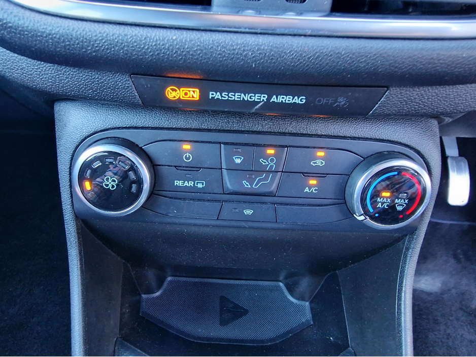 2019 Ford Fiesta - image 24