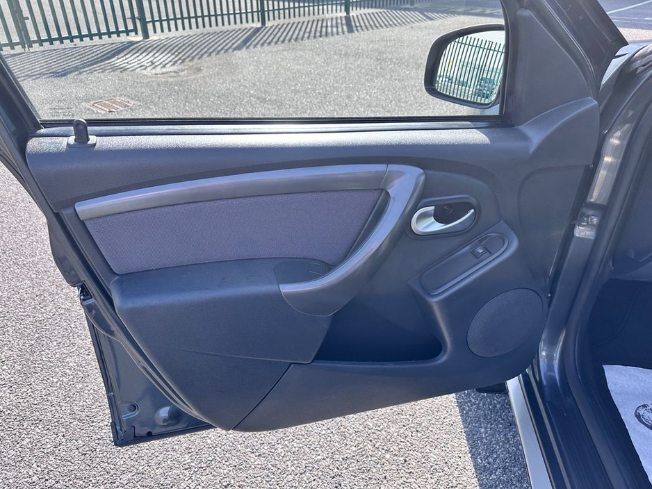 2017 Dacia Duster - image 20