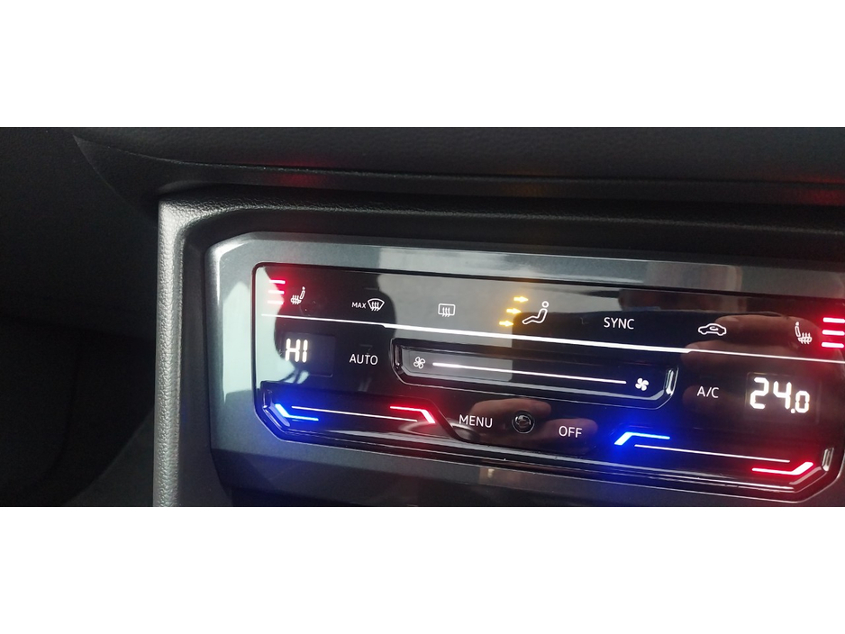 2023 Volkswagen Tiguan - image 15