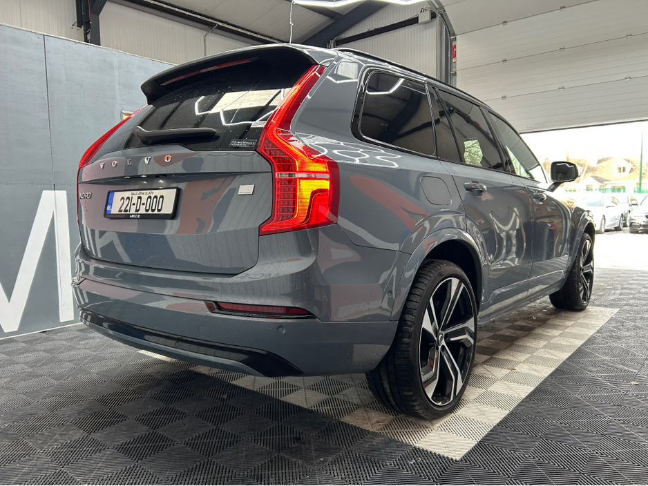 2022 Volvo XC90 - image 3