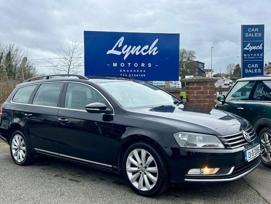 2013 Volkswagen Passat - image 3