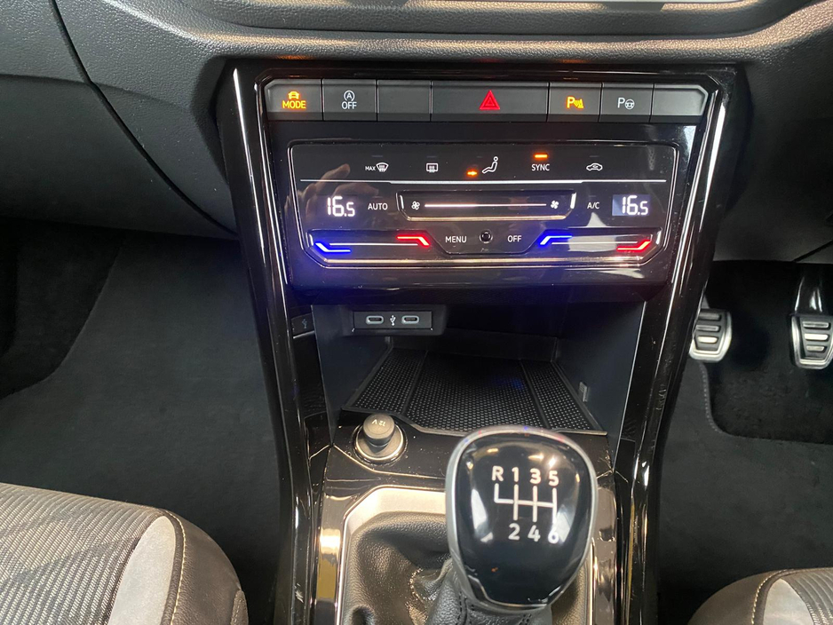 2023 Volkswagen T-Roc - image 16