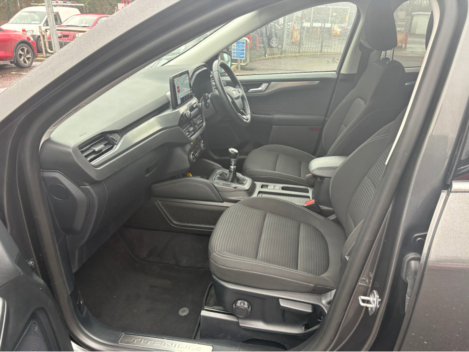 2020 Ford Kuga - image 8