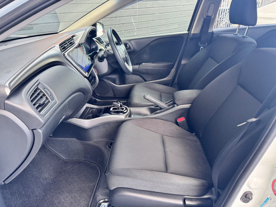 2019 Honda Grace - image 11