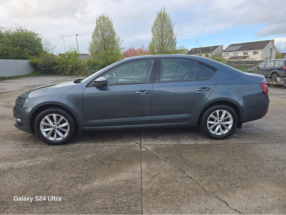 2018 Skoda Octavia - image 9