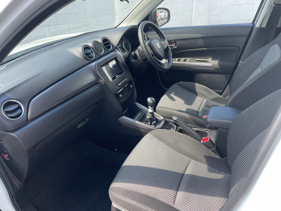2022 Suzuki Vitara - image 11