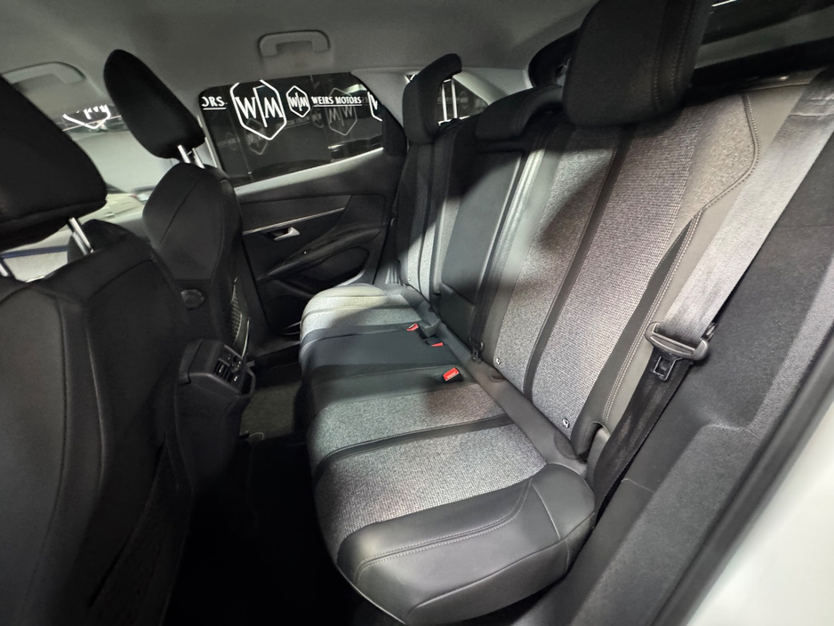 2020 Peugeot 3008 - image 19