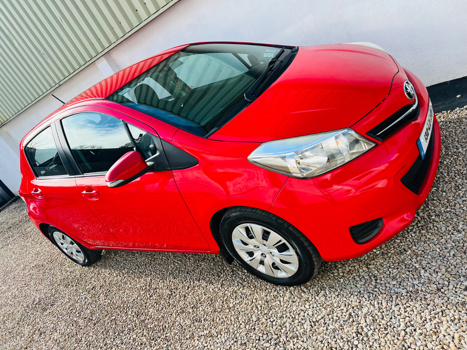2013 Toyota Yaris - image 10