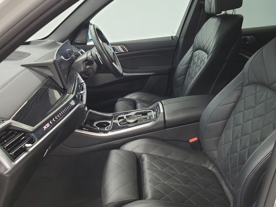 2024 BMW X5 xDrive50e M Sport €90,975