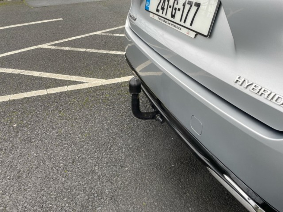 2024 Toyota Corolla Tourer Estate Hybrid - Luna Edition - 1.8 Automatic - EUR 180 Road Tax - Full Service History // Front Electric Windows // Rear Electric Windows // Electric Mirrors // Apple Carplay // Android Auto €30,895