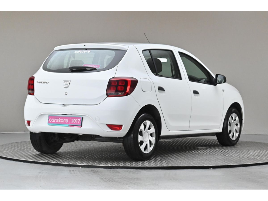 2017 Dacia Sandero - image 9