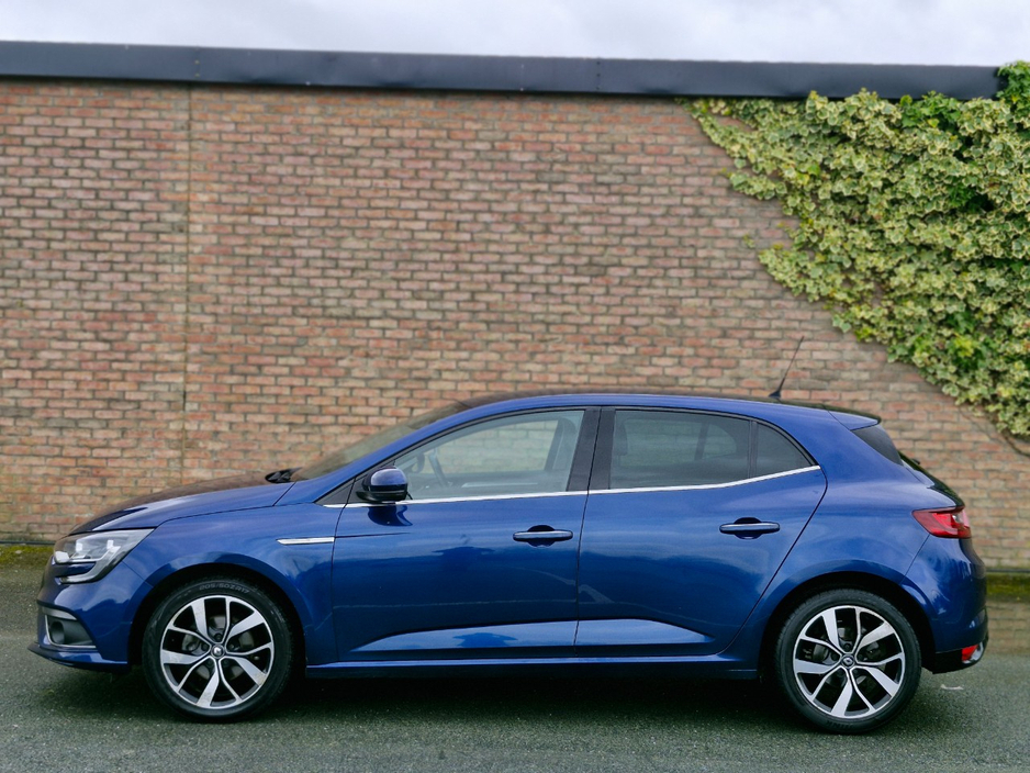 2019 Renault Megane - image 4