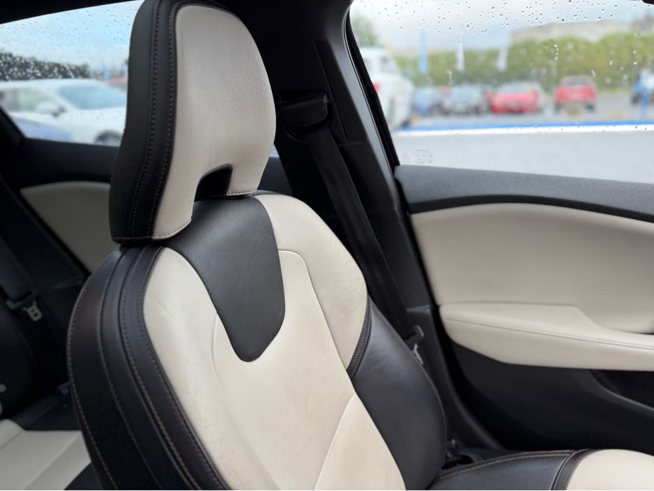 2018 Volvo V40 ** DEPOSIT TAKEN ** CROSS COUNTRY 4WD - 2.0L DIESEL - AUTO - 12M WARRANTY - CAR: 1733 €19,950