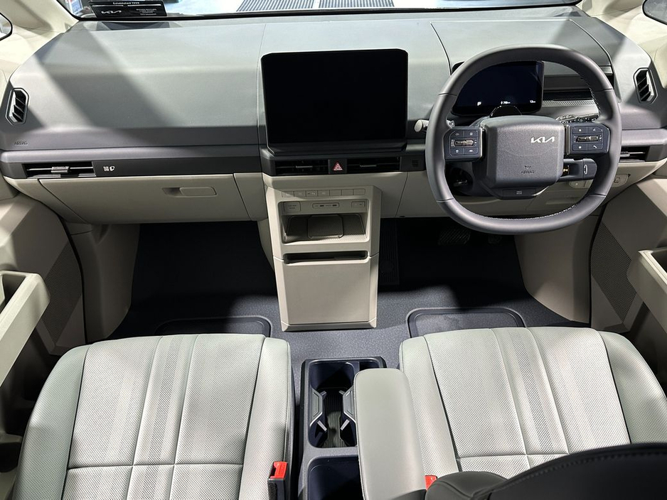 2026 Kia PV5 - image 9