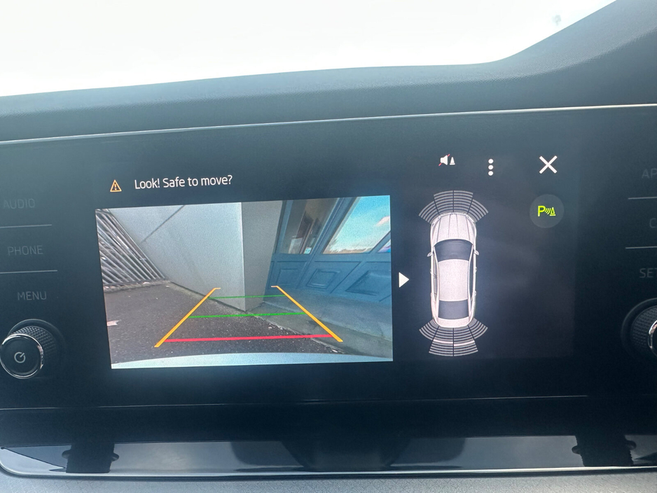 2023 Skoda Octavia - image 17