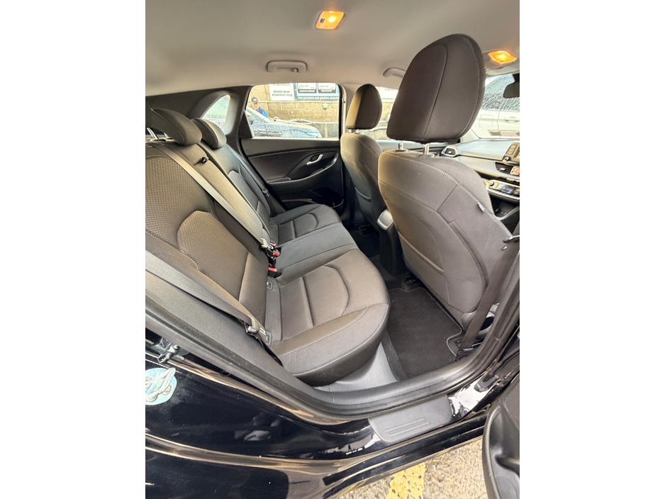 2017 Hyundai i30 - image 8