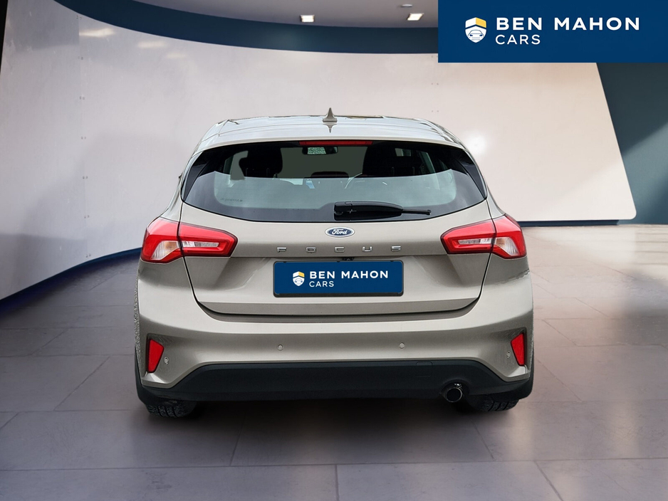2019 Ford Focus - image 4