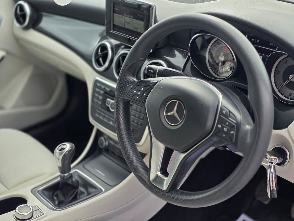 2014 Mercedes-Benz CLA Class - image 13