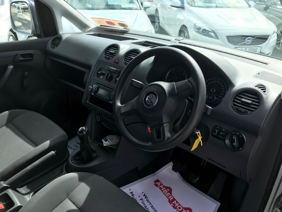 2015 Volkswagen Caddy - image 23