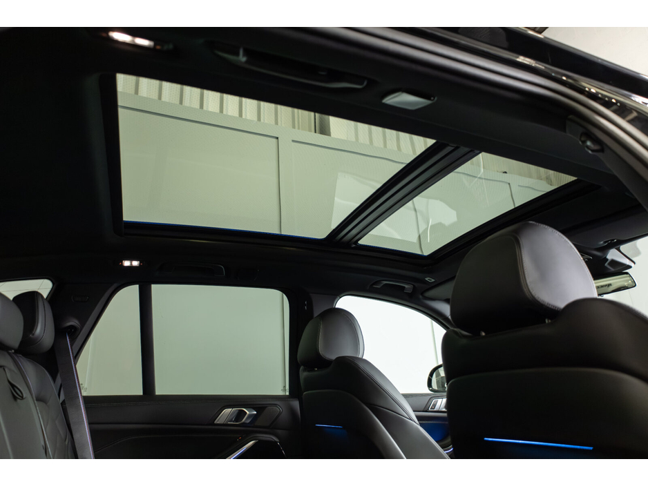 2025 BMW X5 - image 14