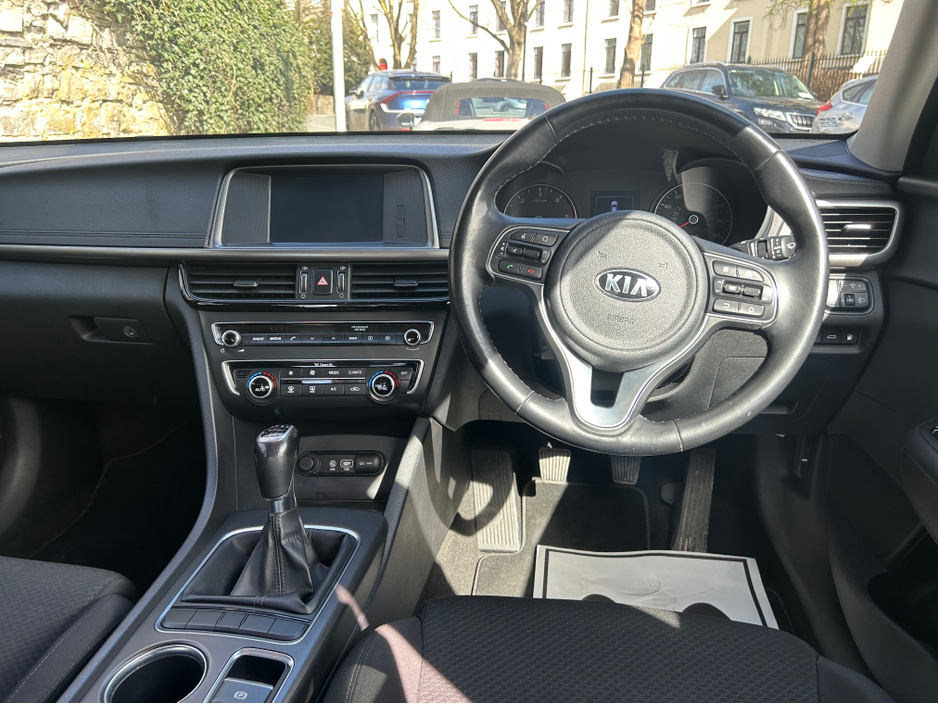 2016 Kia Optima - image 20