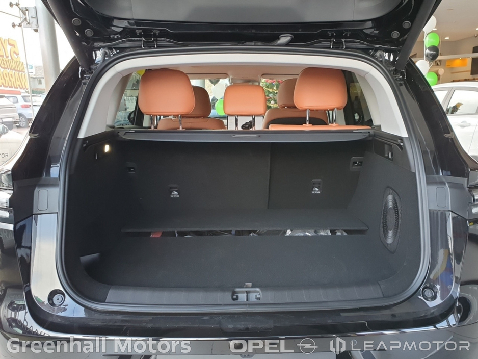 2026 Leapmotor C10 - image 16