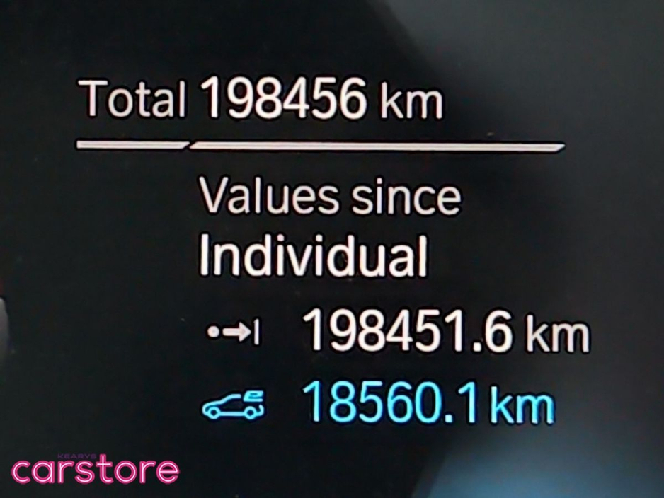 2023 BMW 5 Series - image 21