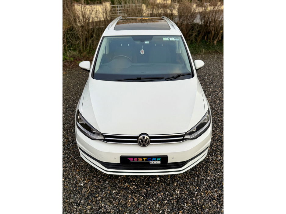 2018 Volkswagen Touran - image 4