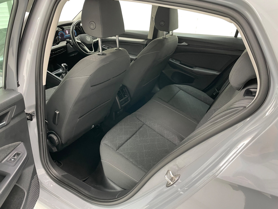 2023 Volkswagen Golf - image 14