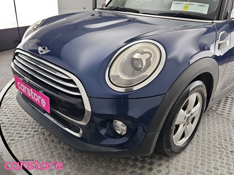 2018 MINI Hatch - image 17