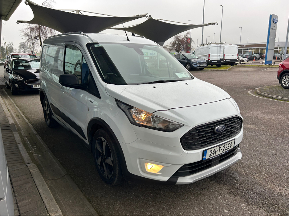 2024 Ford Transit Connect - image 4