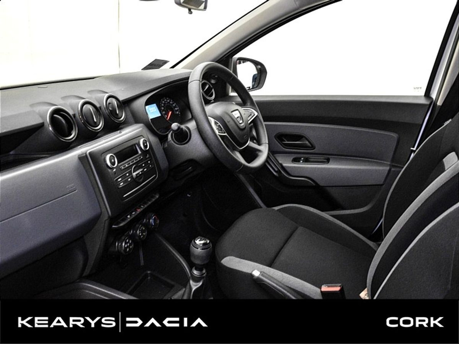 2019 Dacia Duster - image 5