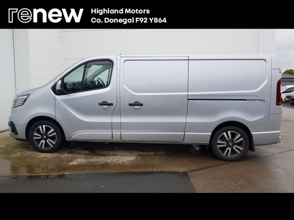 2024 Renault Trafic - image 14