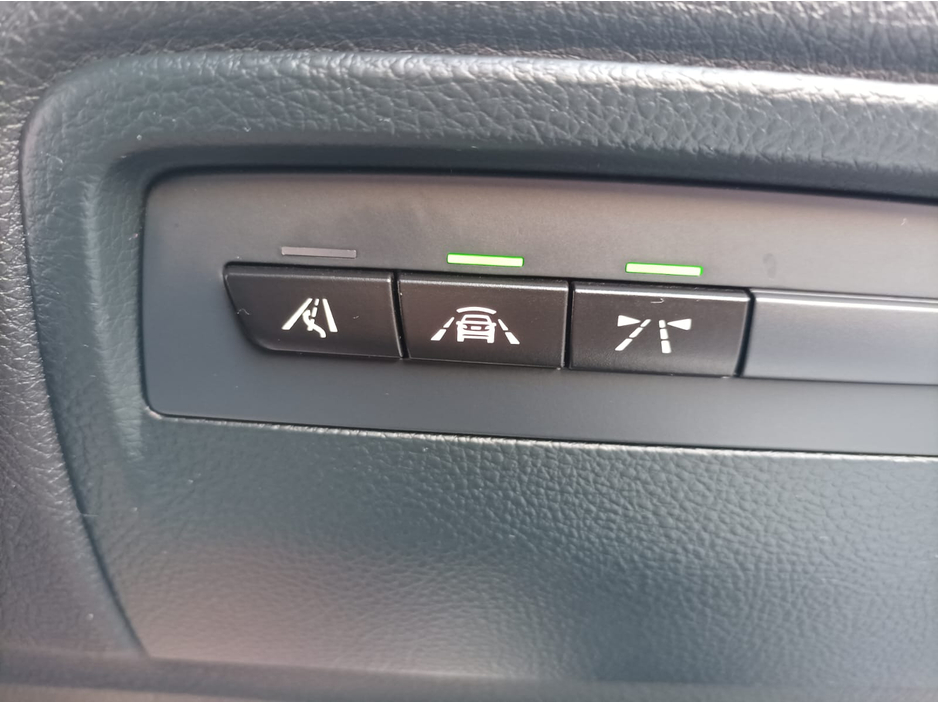 2018 BMW 3 Series 320 DIESEL SPORT LINE SPORTS INTERIOR UNMARKED INSIDE BMW SERVICE HISTORY (9 INPUTS) JUST FULLY SERVICED 2 YEARS NCT 1 YEAR ROAD TAX LOADED WITH EXTRAS €24,949