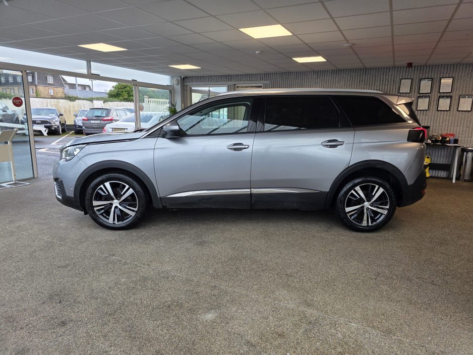 2019 Peugeot 5008 - image 8