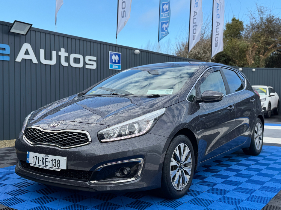 2017 Kia Ceed - image 2