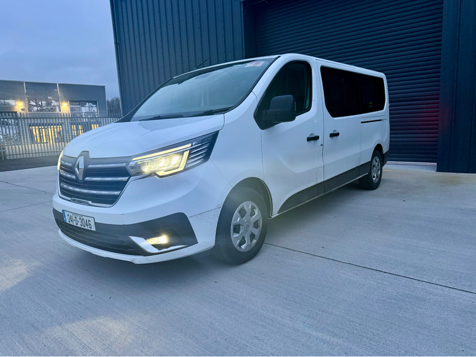 2024 Renault Trafic - image 7