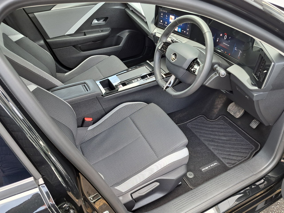 2024 Opel Astra - image 13