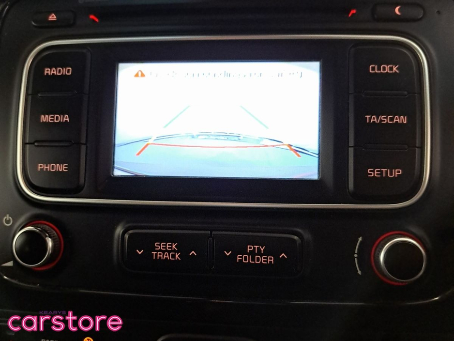 2016 Kia Carens - image 21